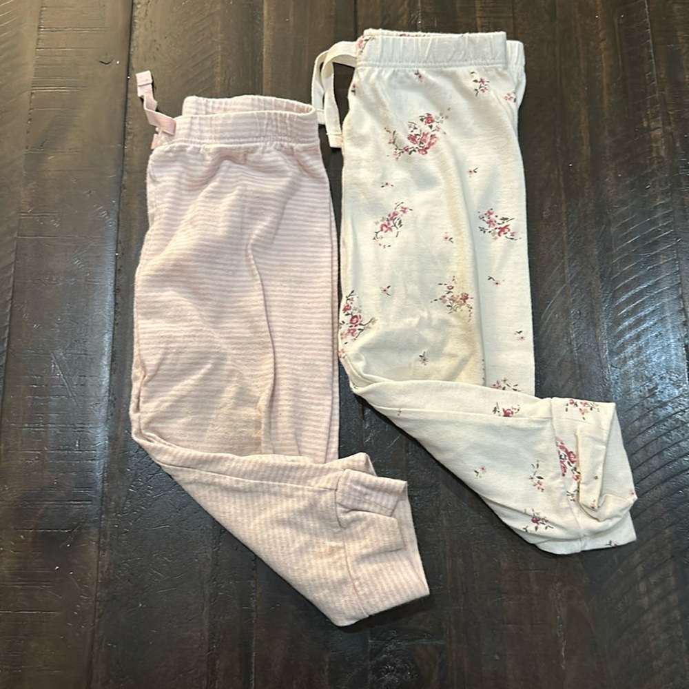 2 Baby Gap Pull On Pants. Like new. Size 12-18 months.